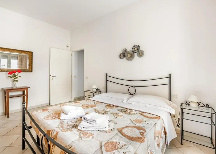 Guesthost - Quiet And Cozy With Balcony Apartmán