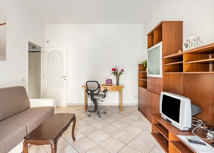 Guesthost - Quiet And Cozy With Balcony * Florencie